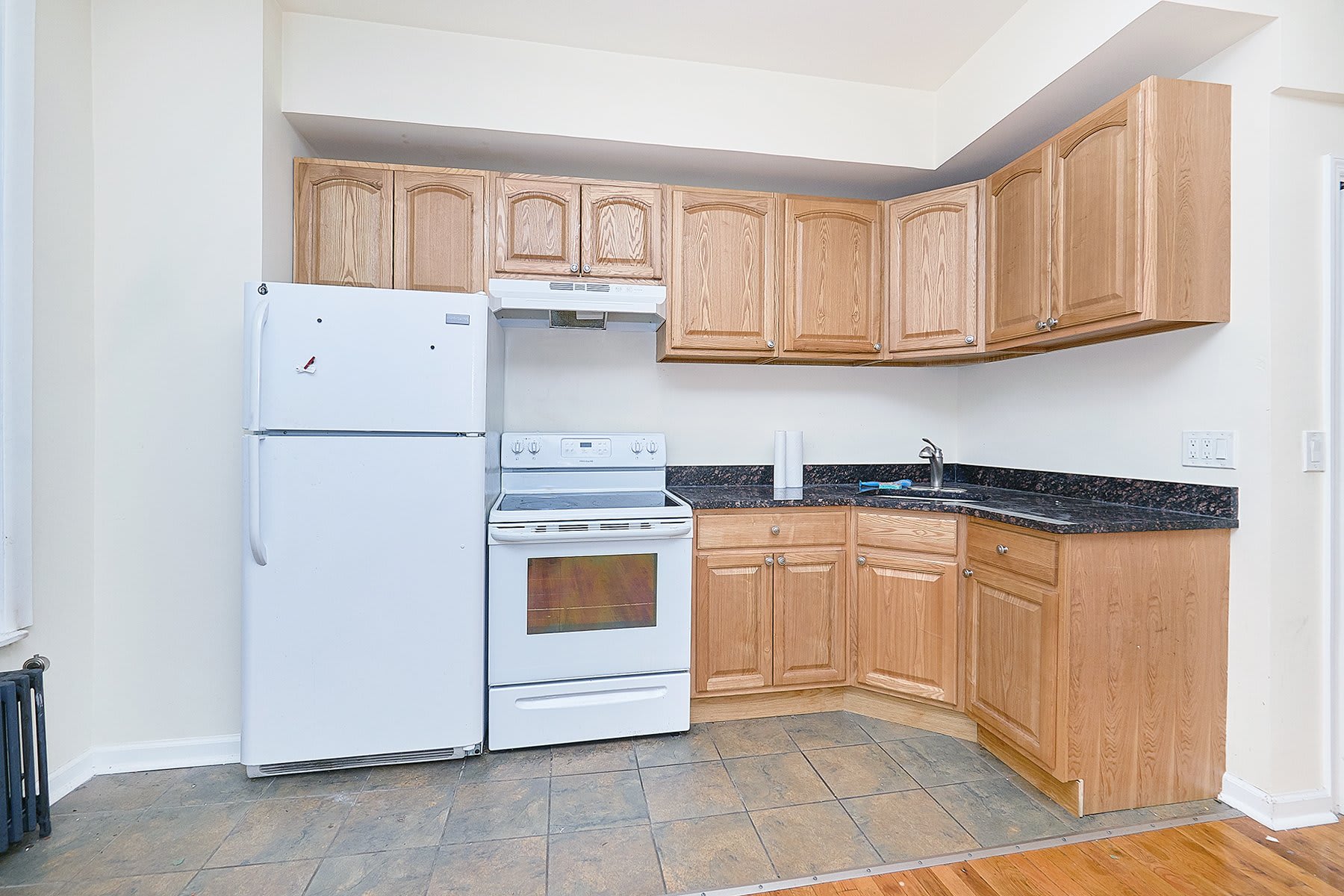 300 E 69th St, Unit 3E