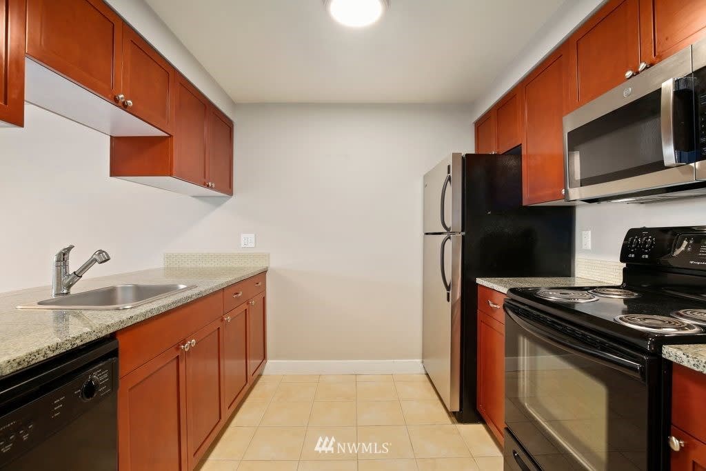 4831 Fauntleroy Way SW #304