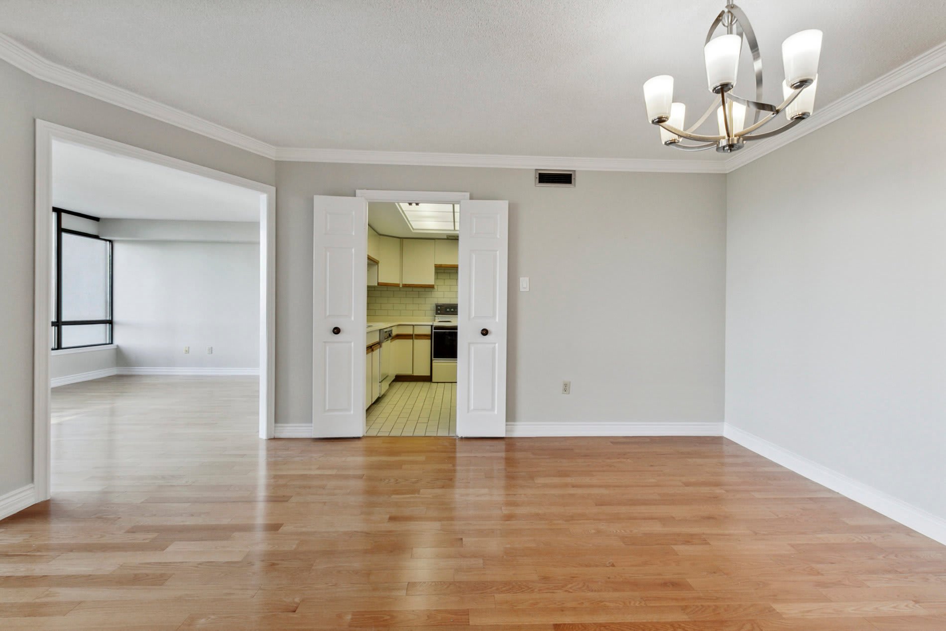 65 Skymark Drive 301