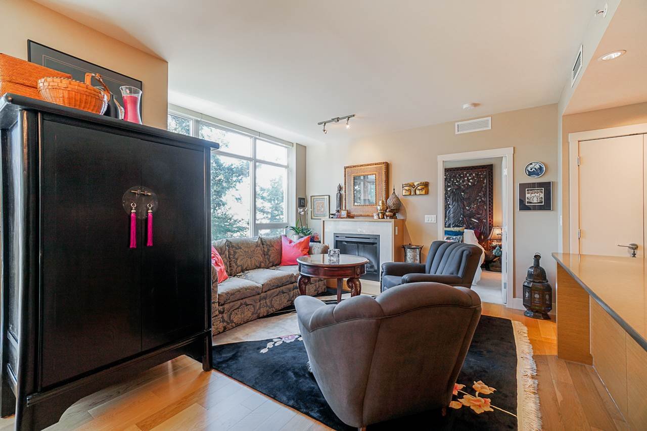 803-15152 Russell Ave