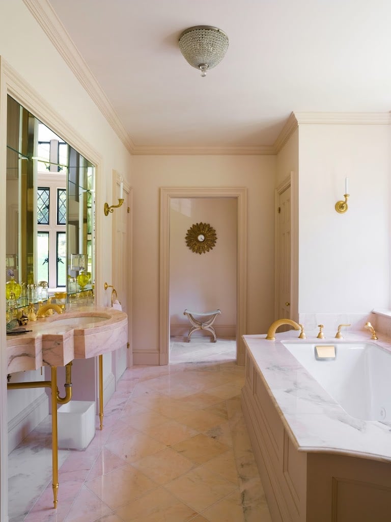 Luxurious Master Bathrooms for Yourself and for Resale
