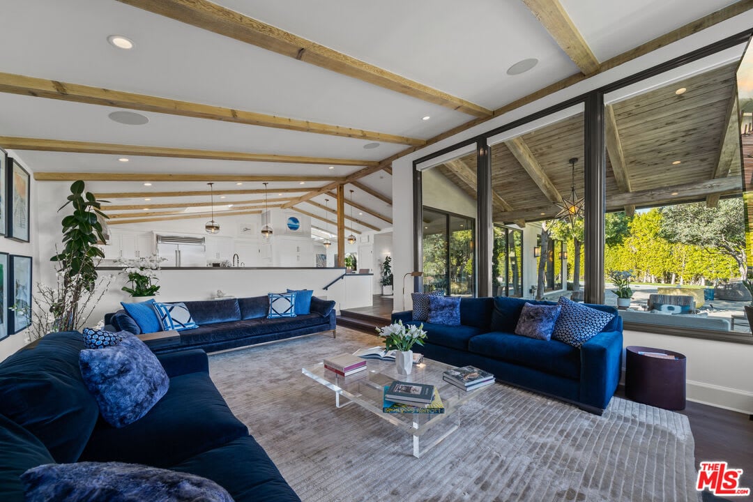 Lumina Villa