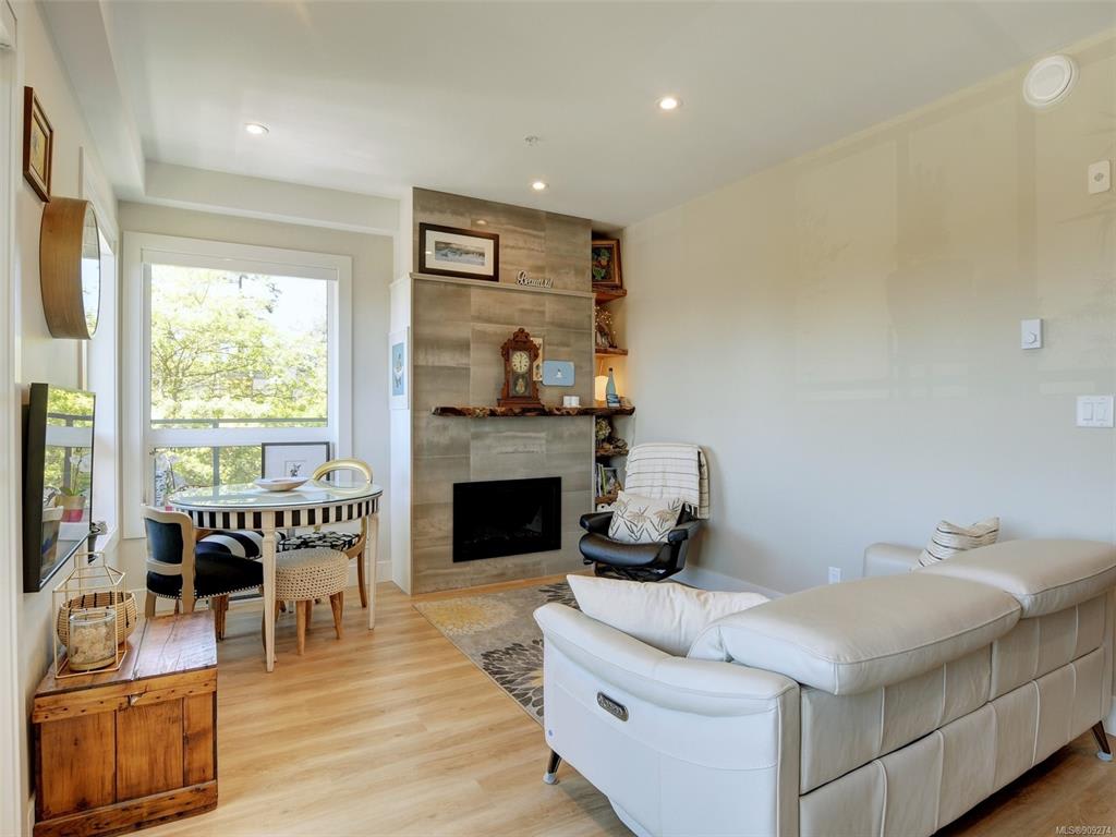 306 - 835 Dunsmuir Rd