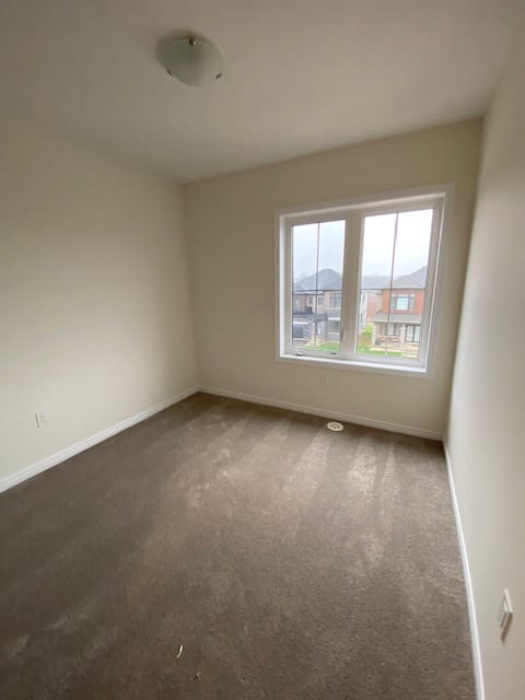 16 Bee Crescent