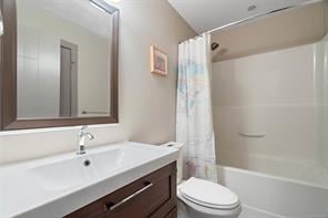 118-687 Strandlund Ave