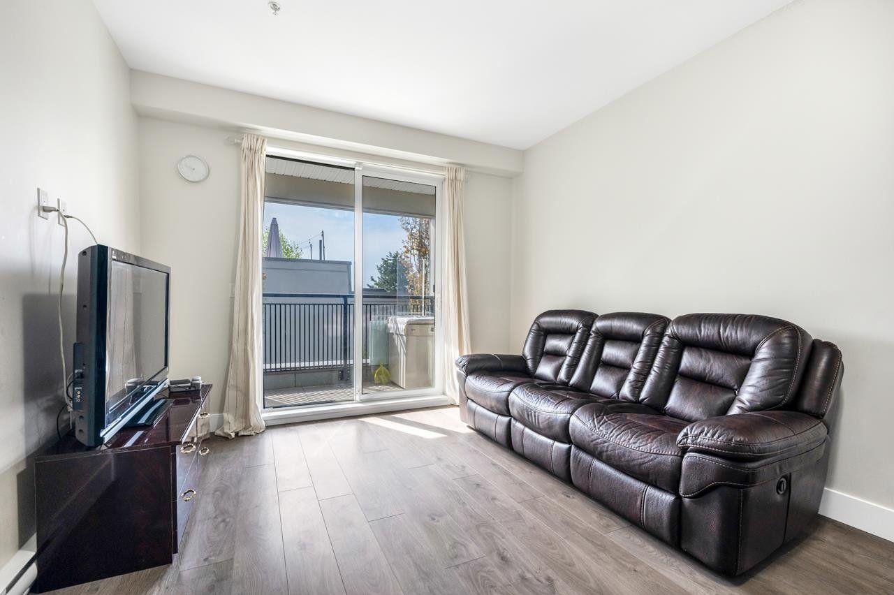 102-1306 5th Ave