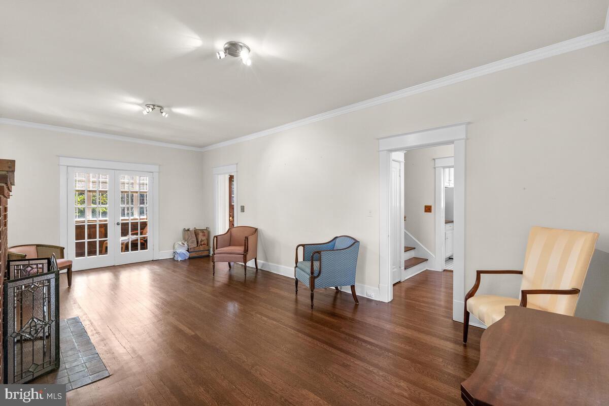 6803 Pineway