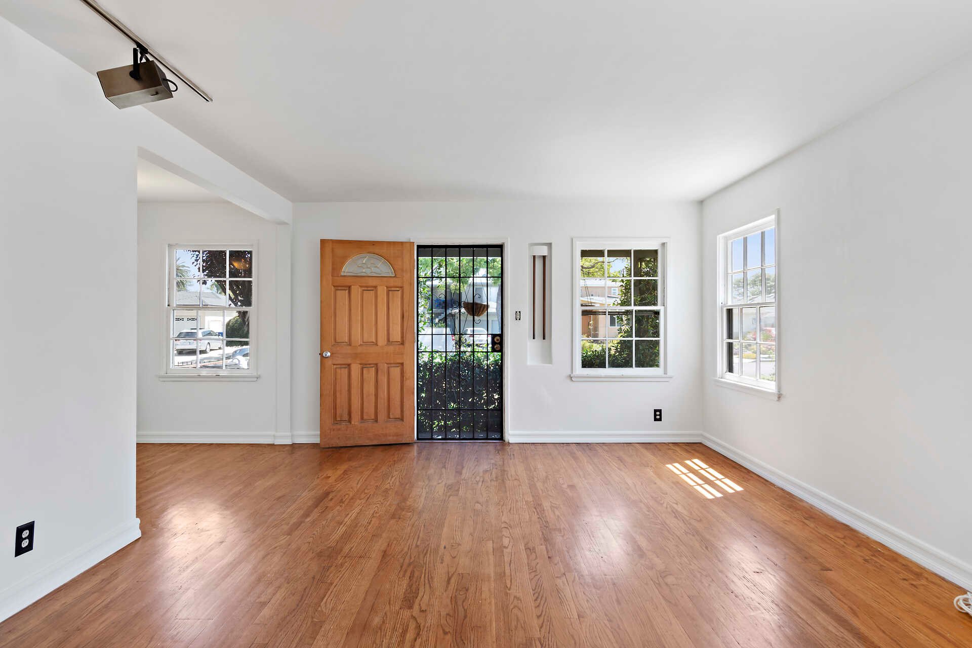 4403 Campbell Dr