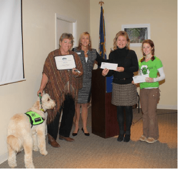 Cynthia Viejo Receives 2013 Good Neighbor Award