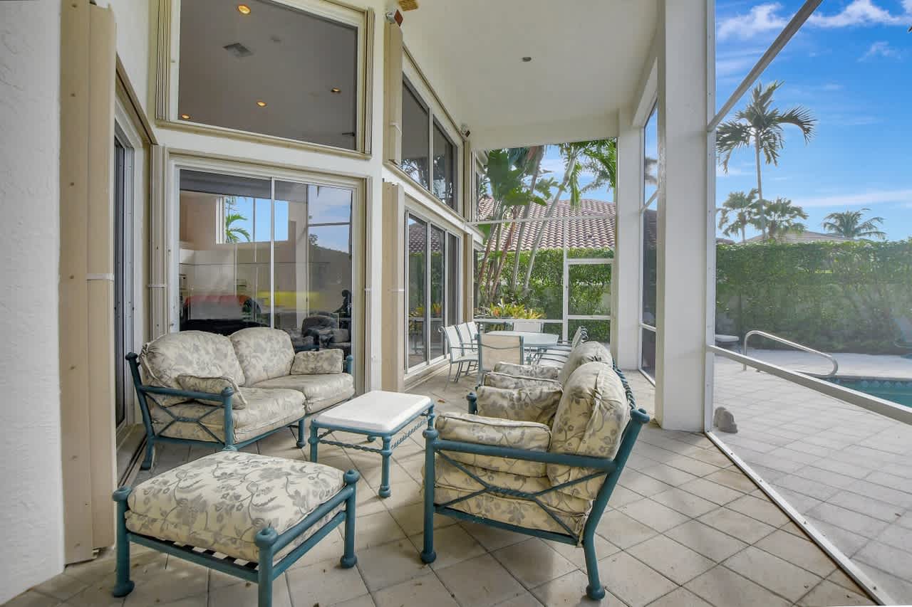 3564 NW Clubside Cir