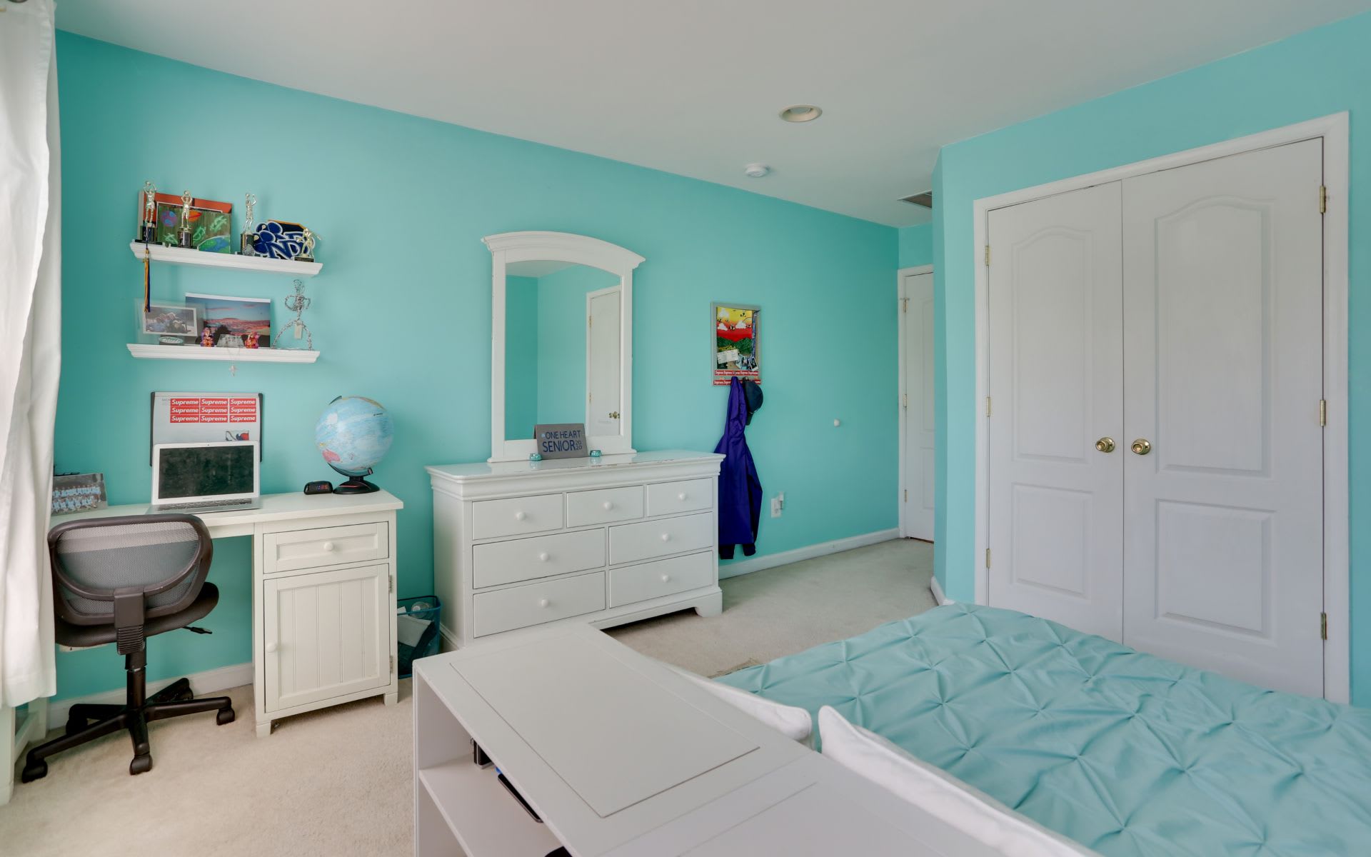 8 SHOREHAM CT