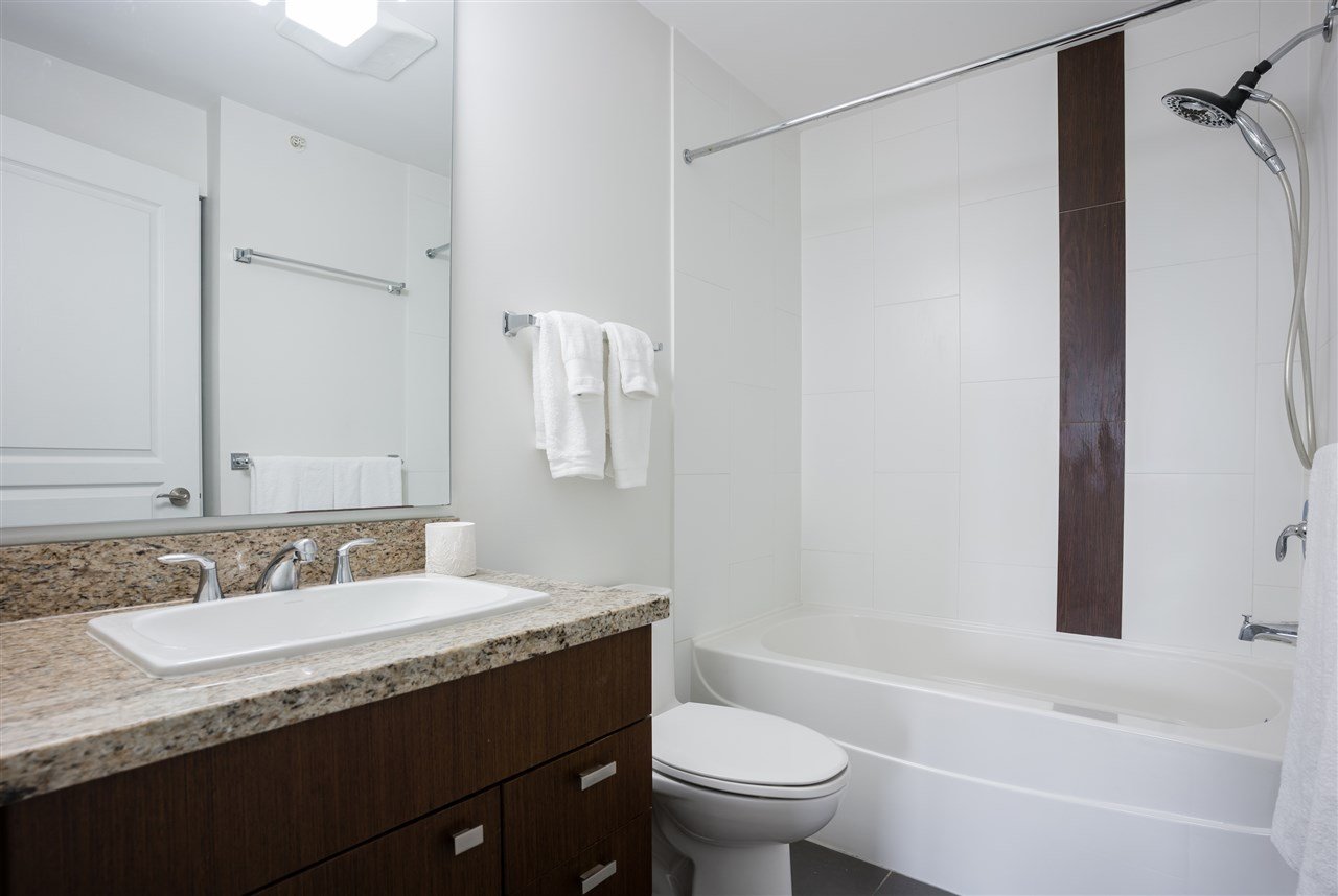 403-4550 Fraser St
