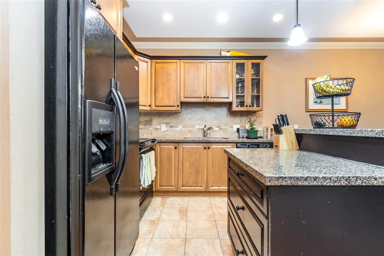 104-45893 Chesterfield Ave