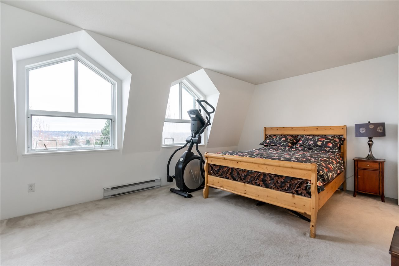 21-1215 Brunette Ave