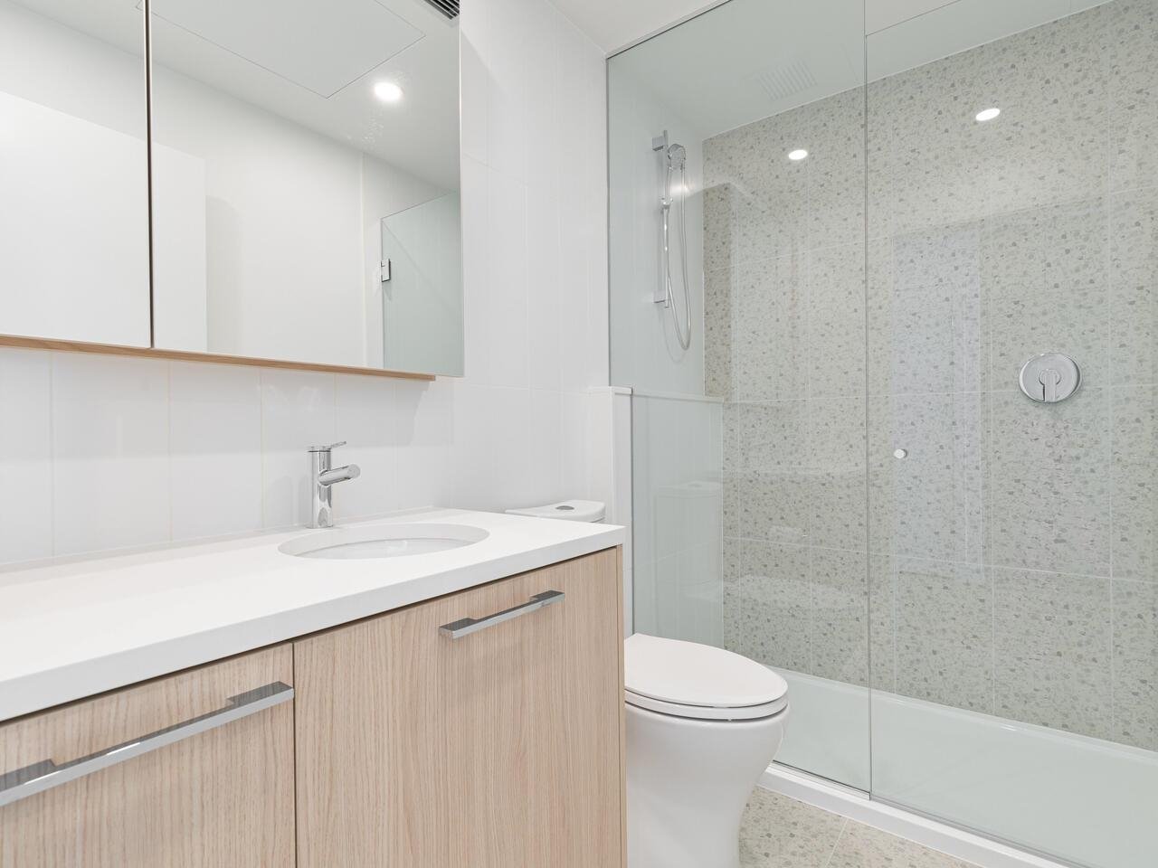 303-2425 Alpha Ave