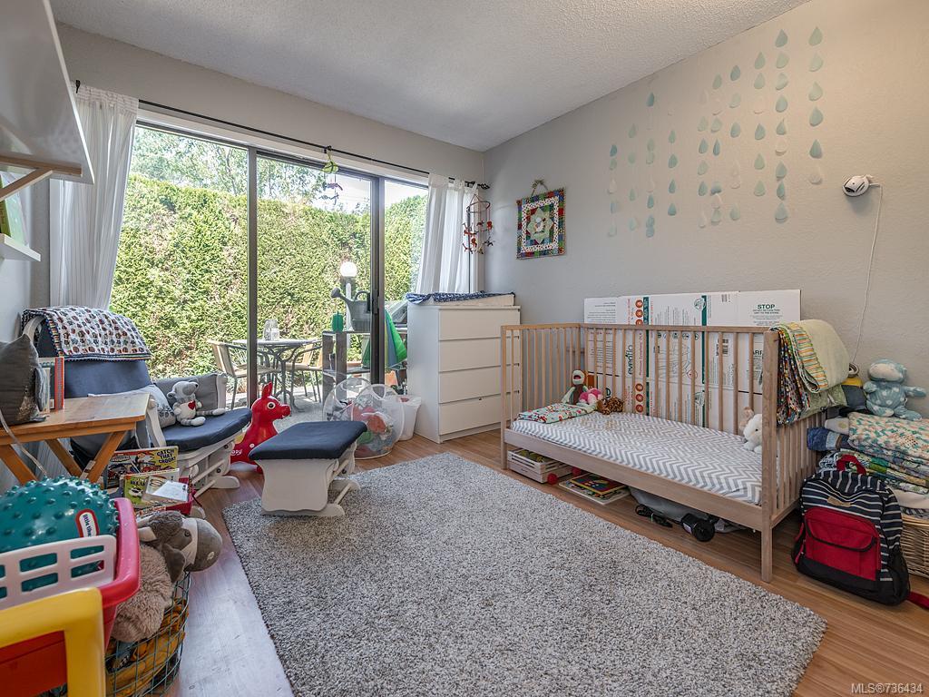 2-1319 Gladstone Ave, Victoria