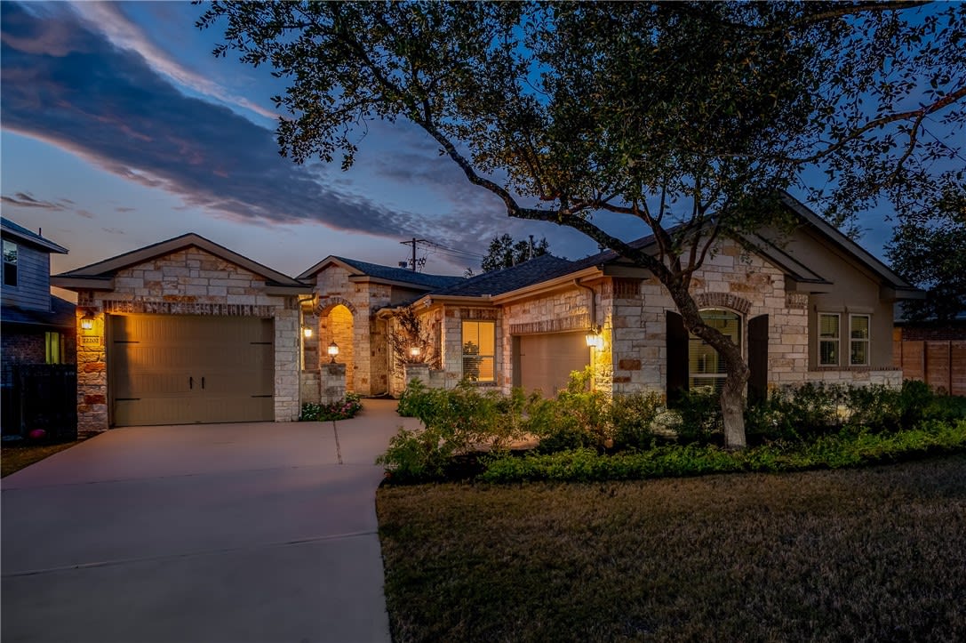 22202 Rock Wren Rd