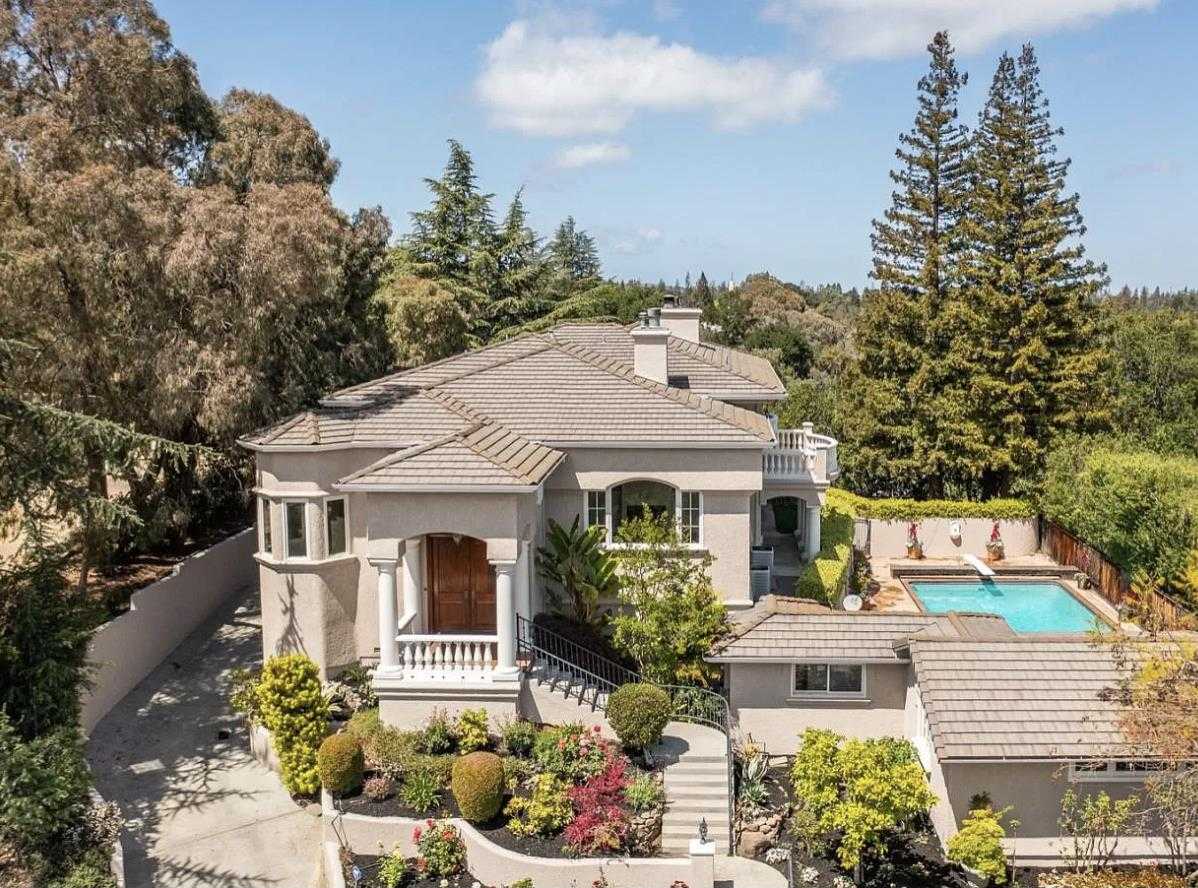 545 Valley View DR