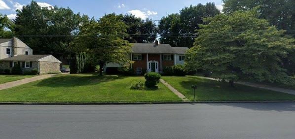 730 Johnston Dr