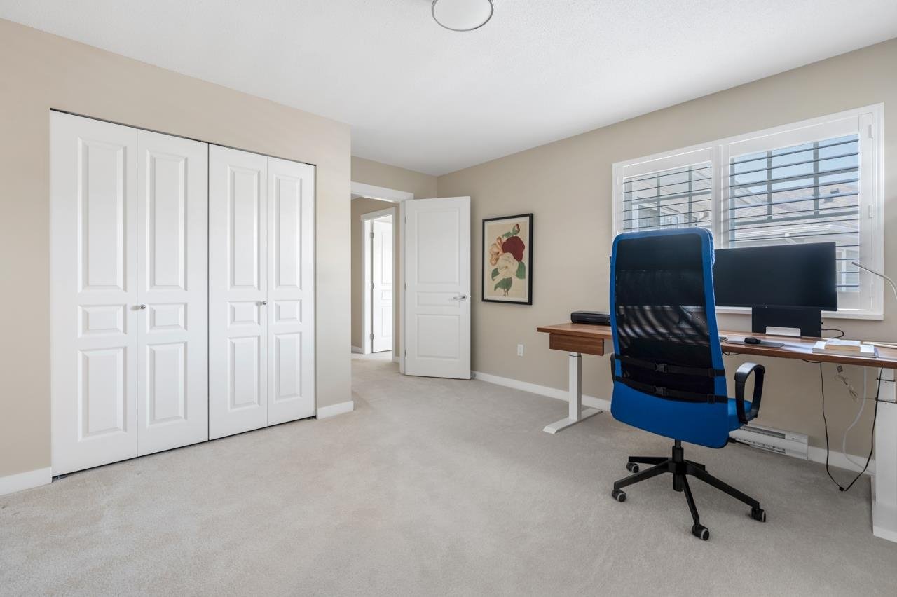 5-10500 Delsom Cres