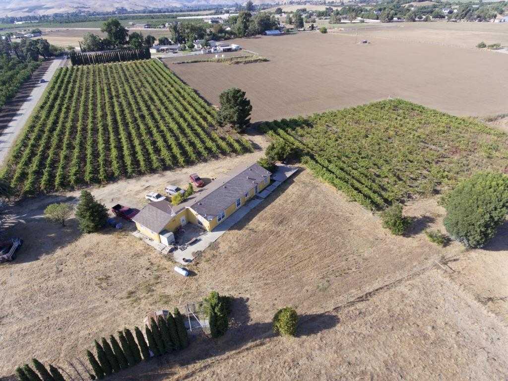 451 Los Viboras RD