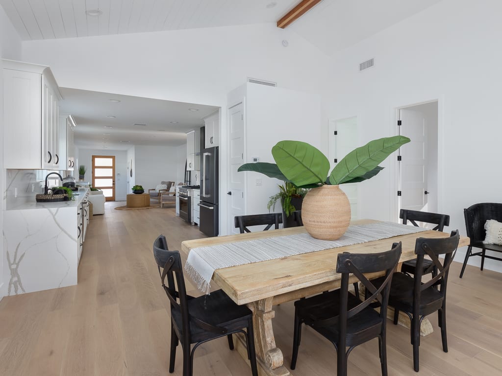 211 W Walnut Ave