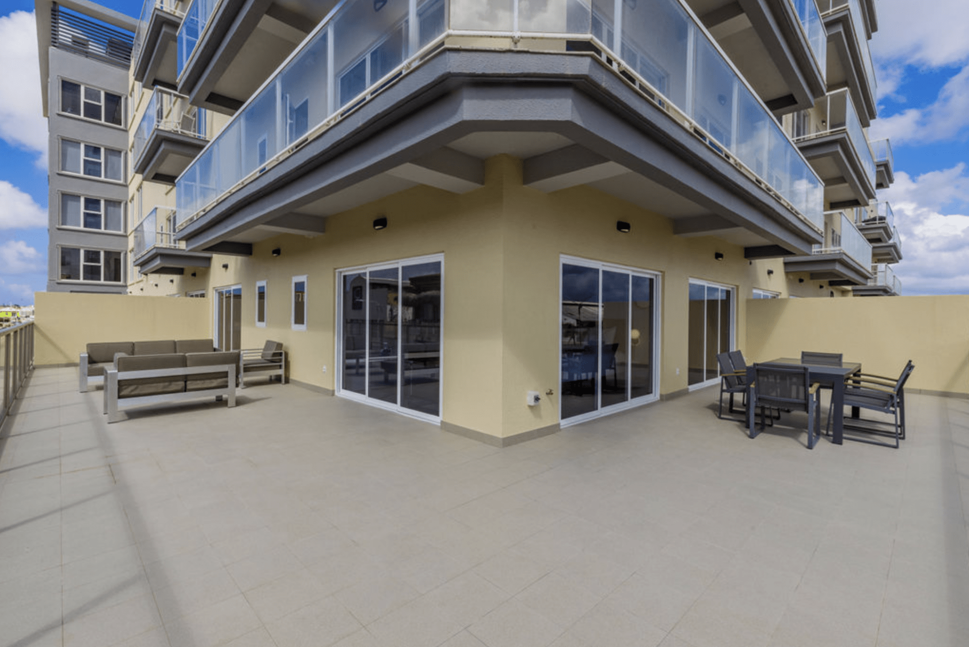 Harbour House 203