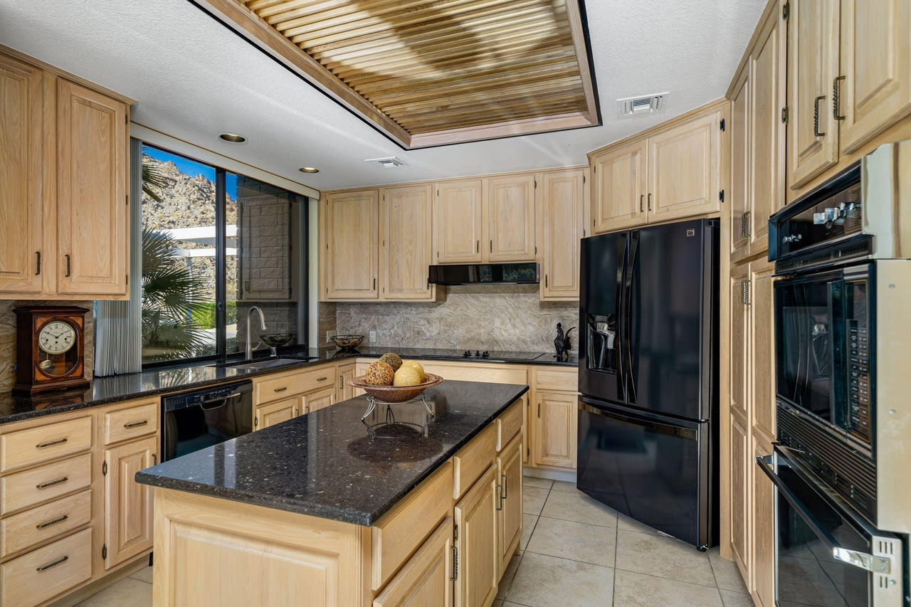 73460 Mountain Vista Dr
