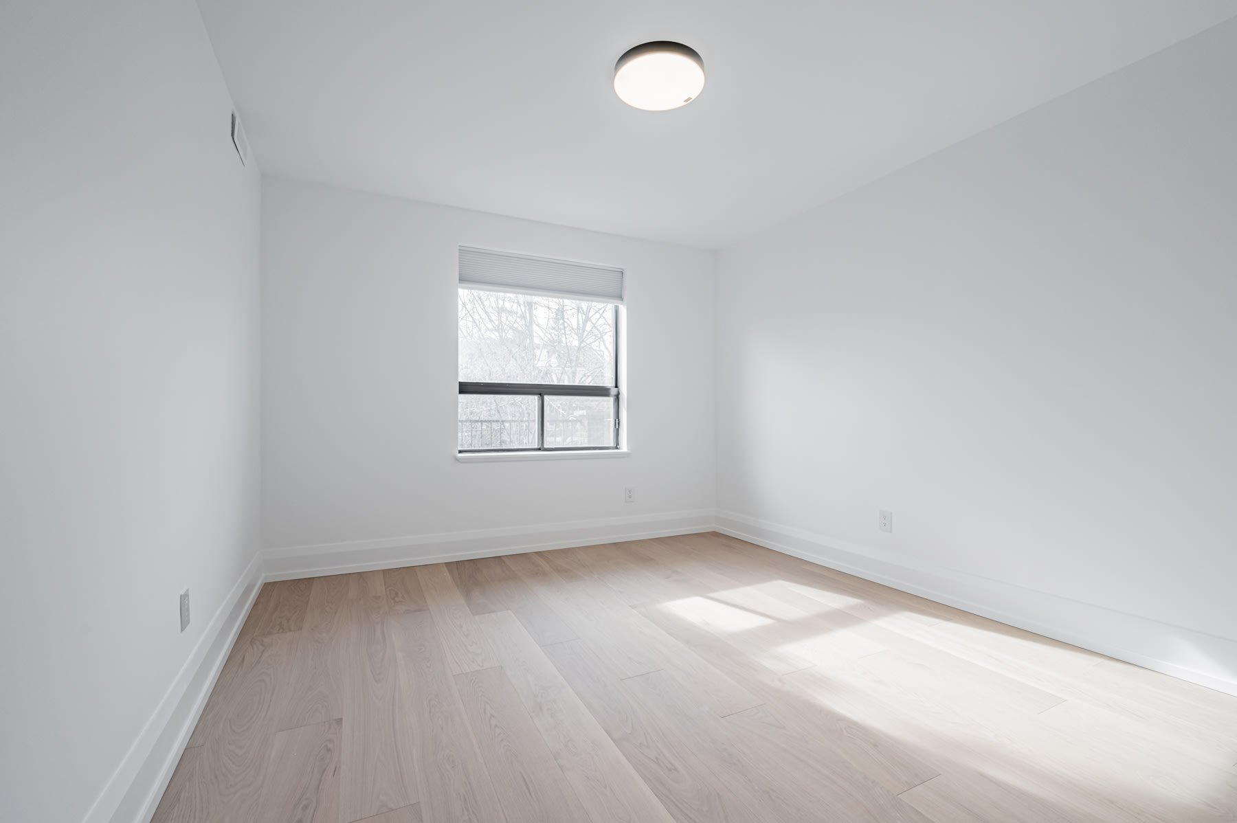 #2ND -607 HURON ST