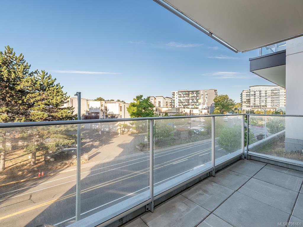 302-373 Tyee Rd
