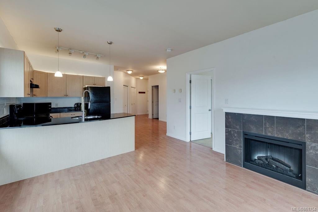 402-821 Goldstream Ave, Langford