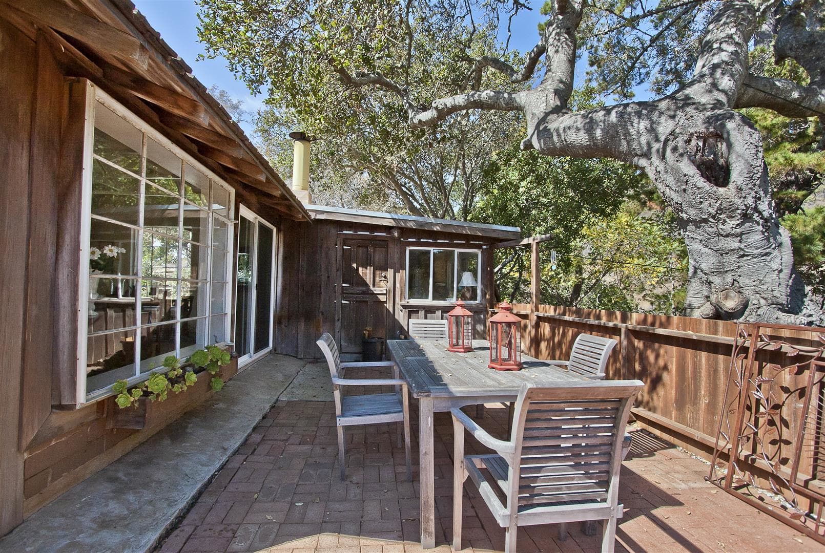 COAST RANCH - BIG SUR LUXURY RENTAL