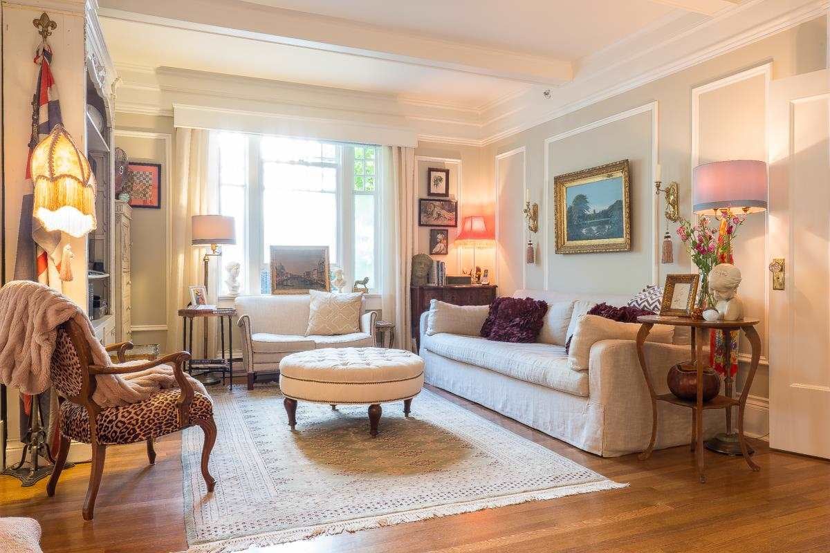 24-1386 Nicola St
