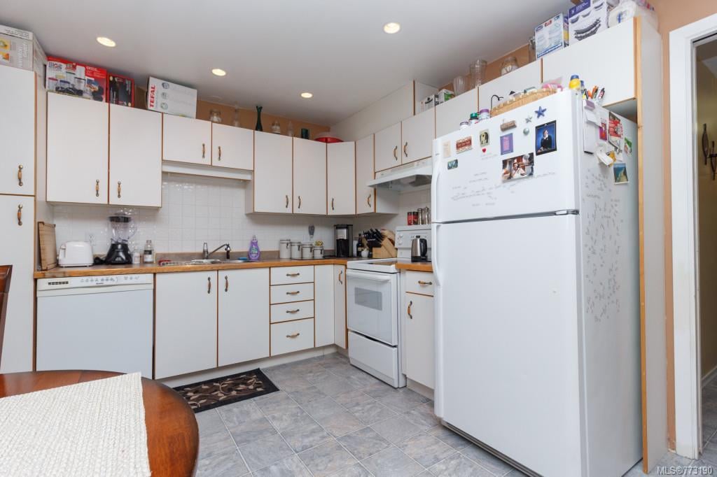 1222 Crown Cres