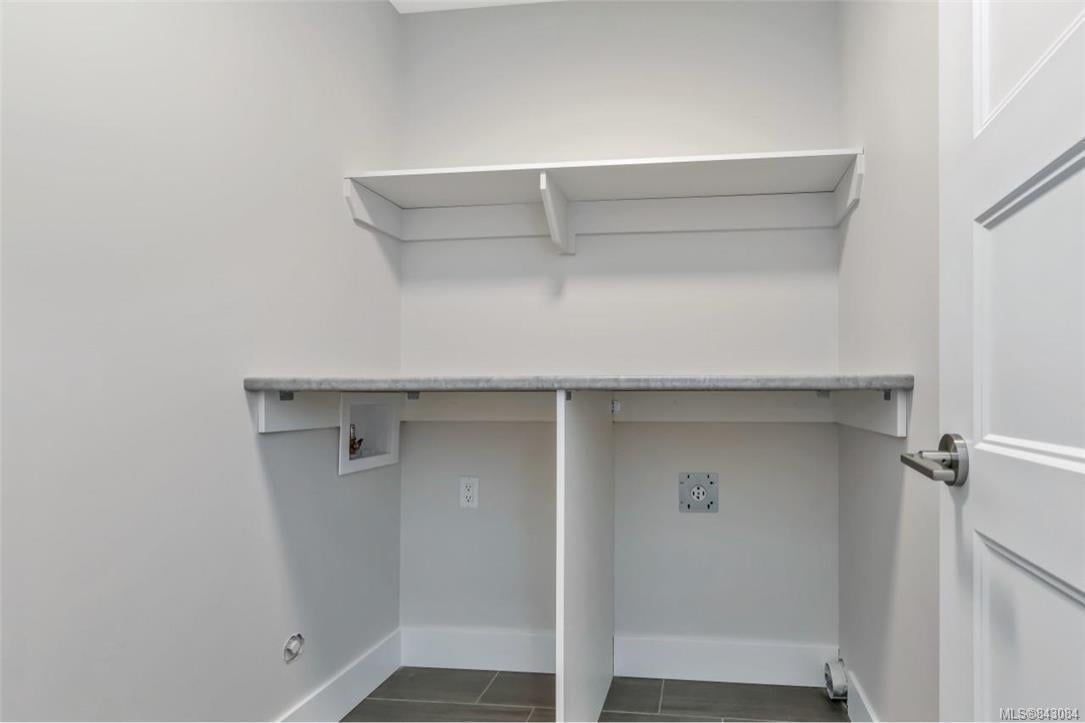 925 Echo Valley Pl, Langford