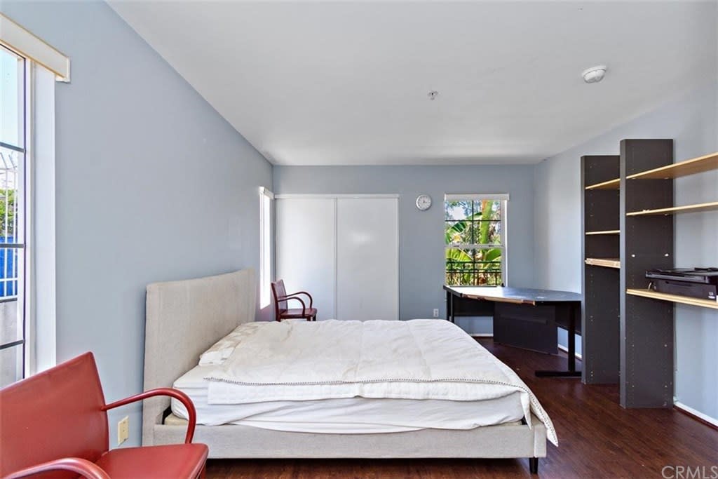 4760 TEMPLETON Street Unit 3329