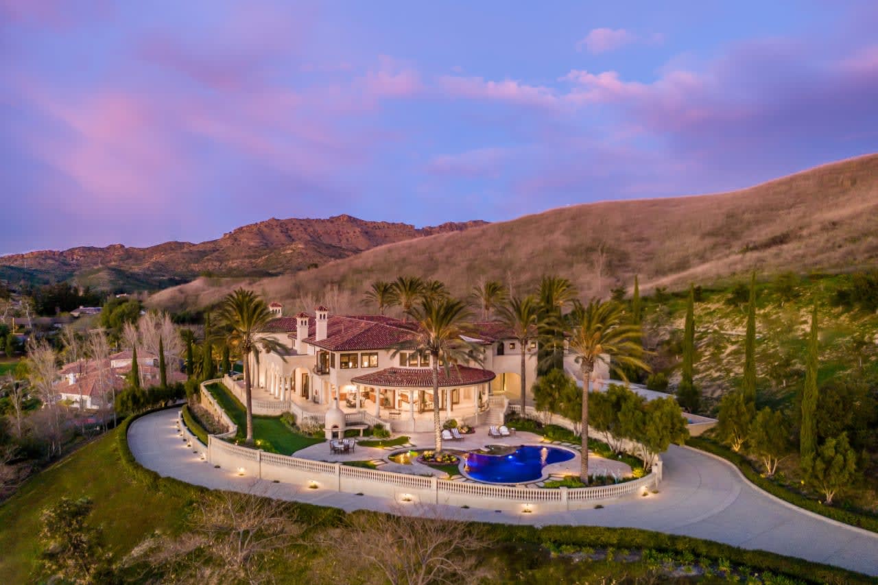 1233 Woodland Grove Ct, Calabasas Real Estate