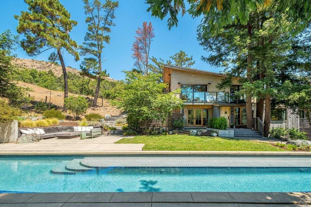 111 Toyon Drive