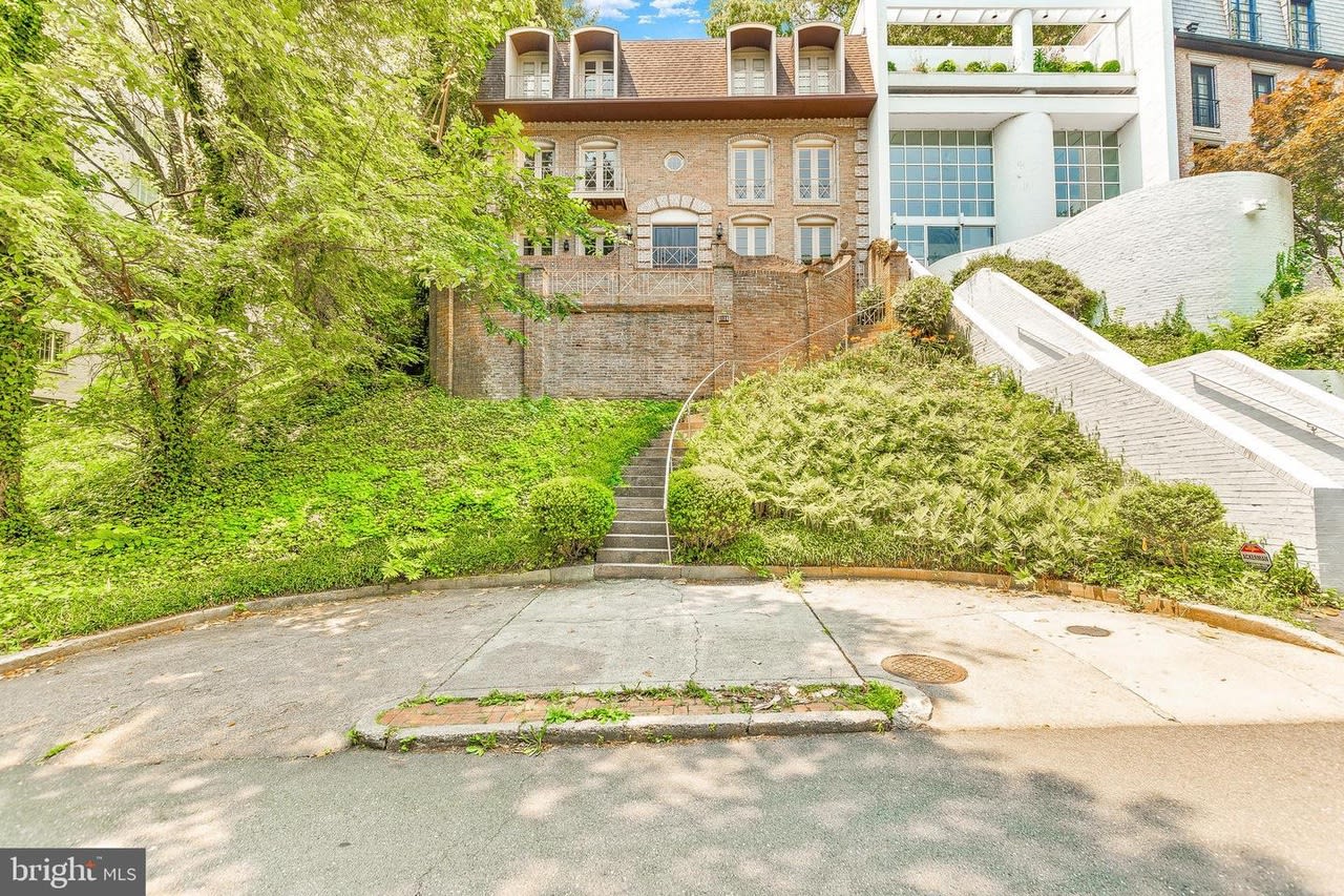 2128 Cathedral Ave NW - Buyer Represented