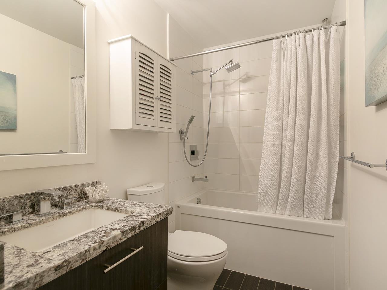 401-5688 Hastings St