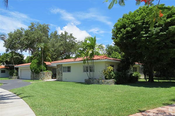 Expansive Bay Heights Property