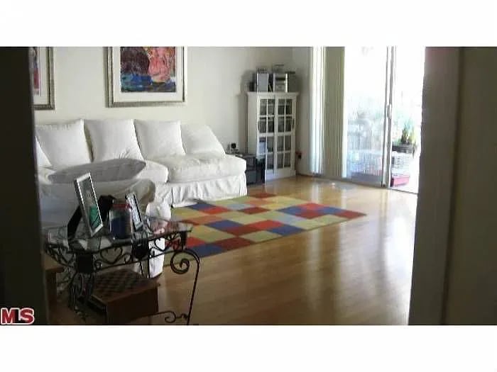 17115 Palisades Cir