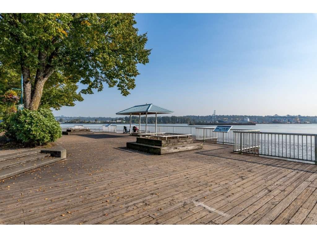 507-1135 Quayside Dr