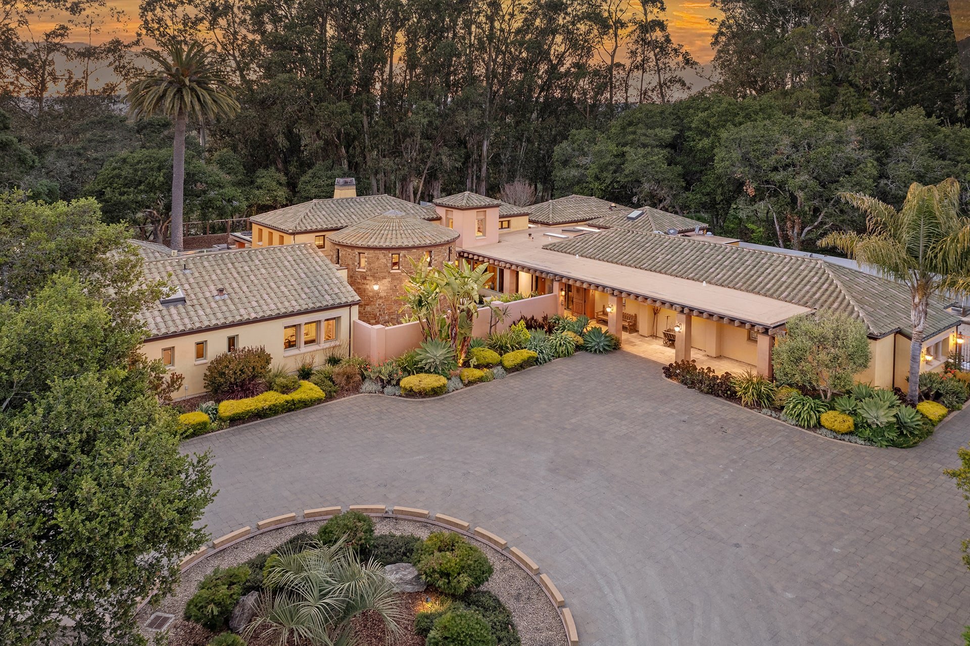 Santa Cruz Masterpiece - 1151 Scholl Lane