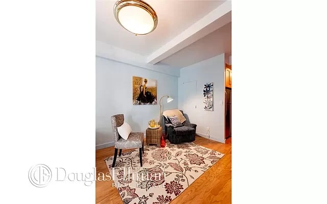 310 Riverside Drive Unit: 810