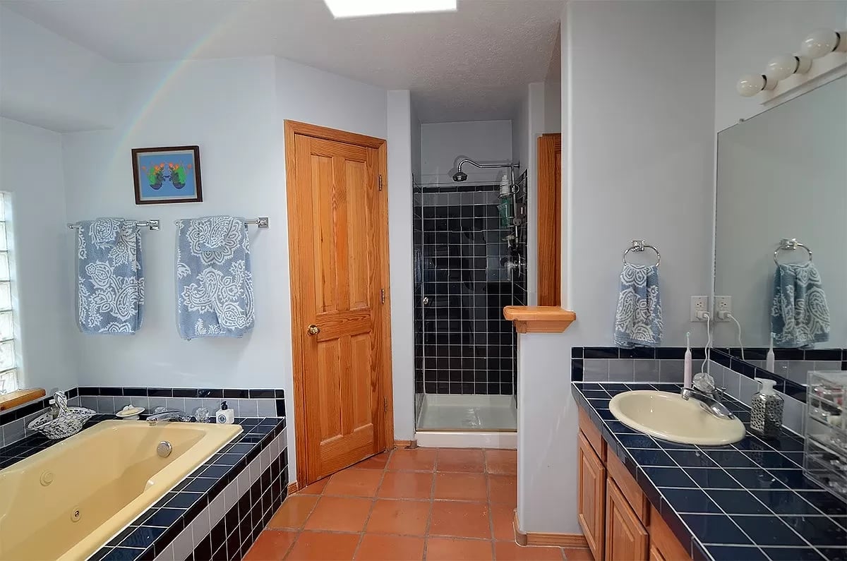 4002 Painted Pony Cir