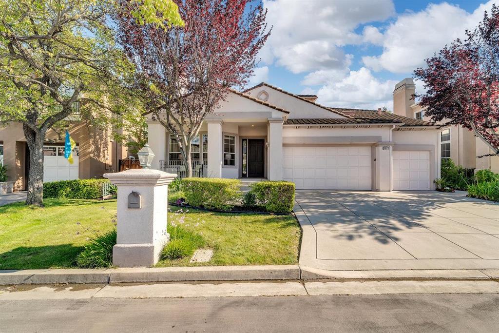 5081 Durban Court • San Jose • 95138