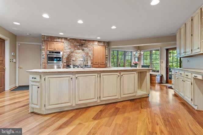 2809 Clove Ln