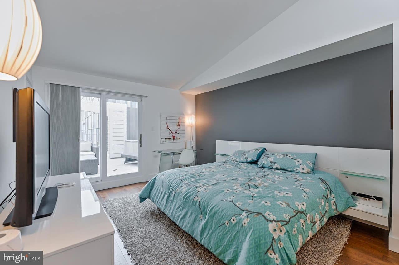 105 NAUDAIN ST