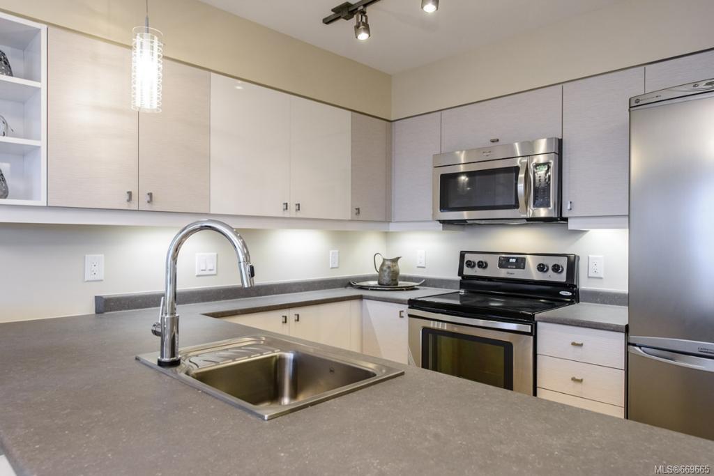 212-787 Tyee Rd